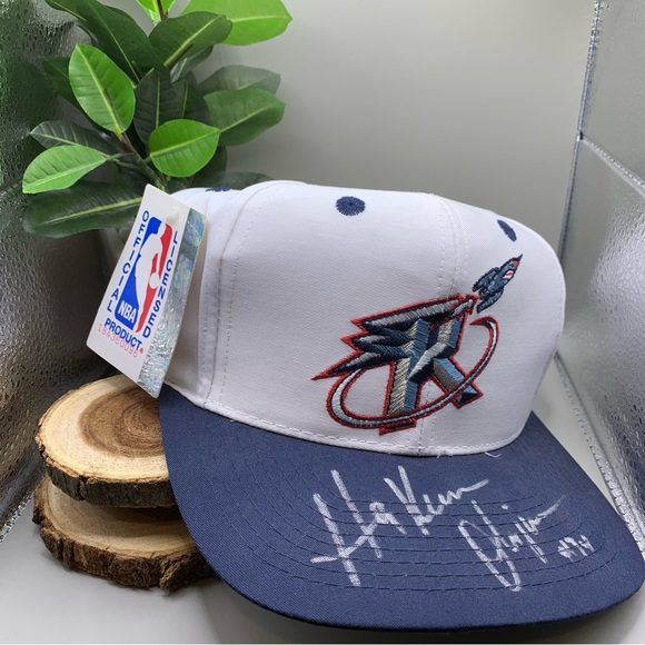 Hakeem  "The Dream" Olajuwon autographed cap.  NWT. OS. - Picture 3 of 4